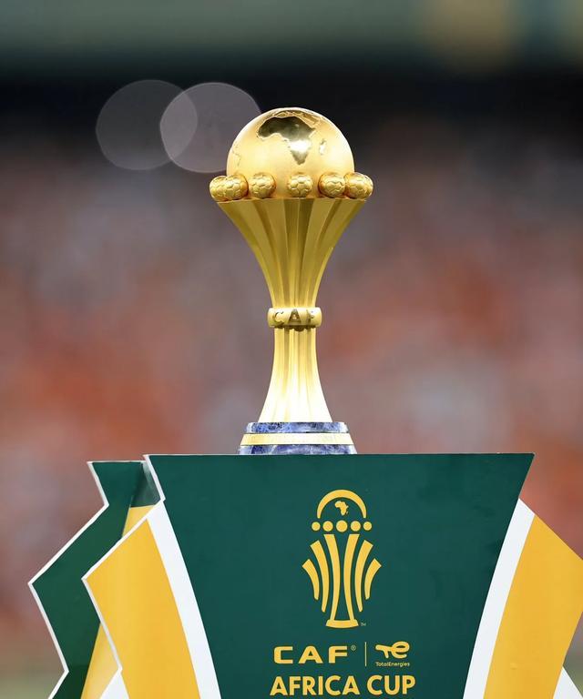 中超比赛回放：上海海港2-0战胜广州队,