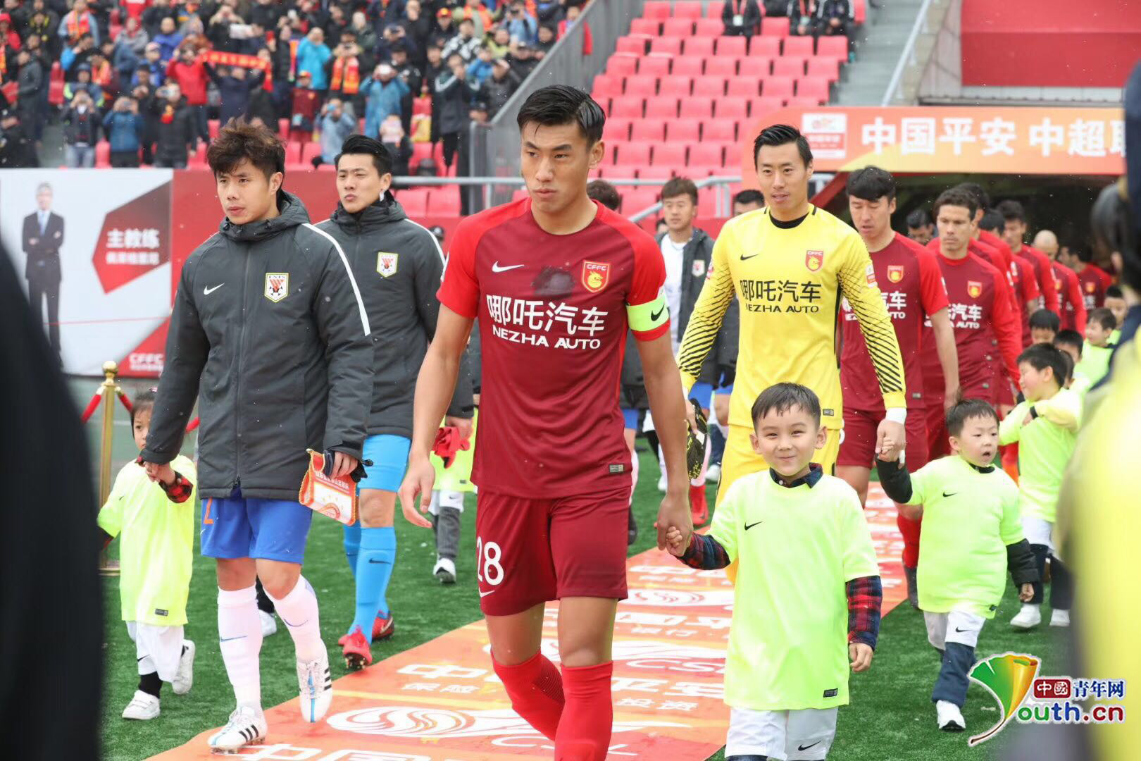 尤文本赛季税前年薪前20：弗拉霍维奇2220万第1，戴维1110万