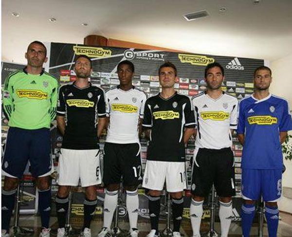 高效发挥！麦基半场11中7贡献17分5篮板