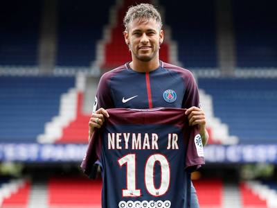 美记：德罗赞找到新东家不算太难，但去快船的话确实很难交易