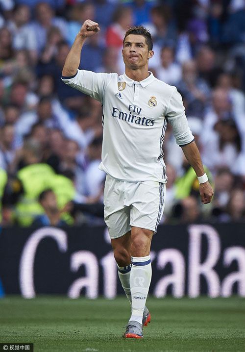 哈特11中8轰21分6板，本赛季首发9场取得8胜1负